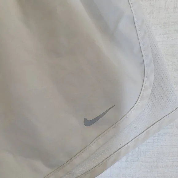 Nike Dri Fit Running Shorts Womens Medium White Drawstring Lined Athletic - Picture 4 of 9